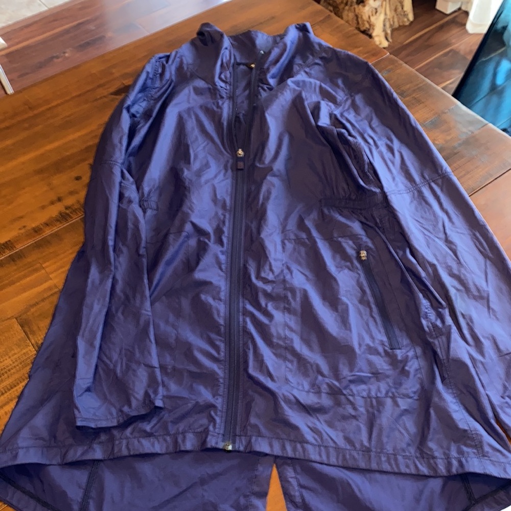 The North Face Windbreaker - Picture 2 of 8